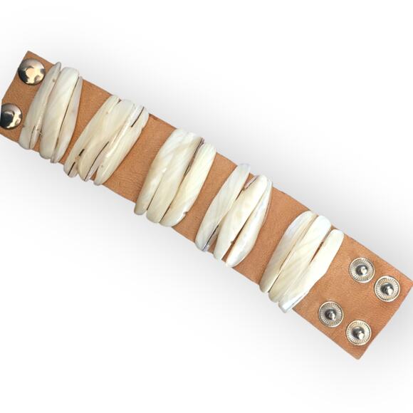 COCOBELLE soft leather snap cuff bracelet, boho, shell accent - Picture 1 of 12